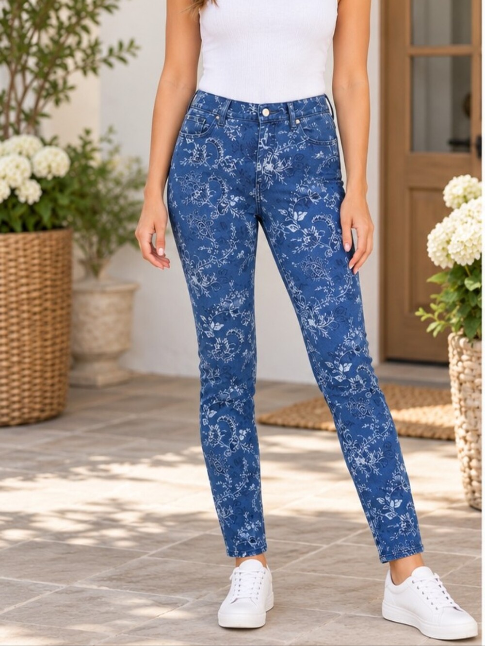 Time and Tru Blue Floral Paisley Print Pull-On Pants – XS (0–2)